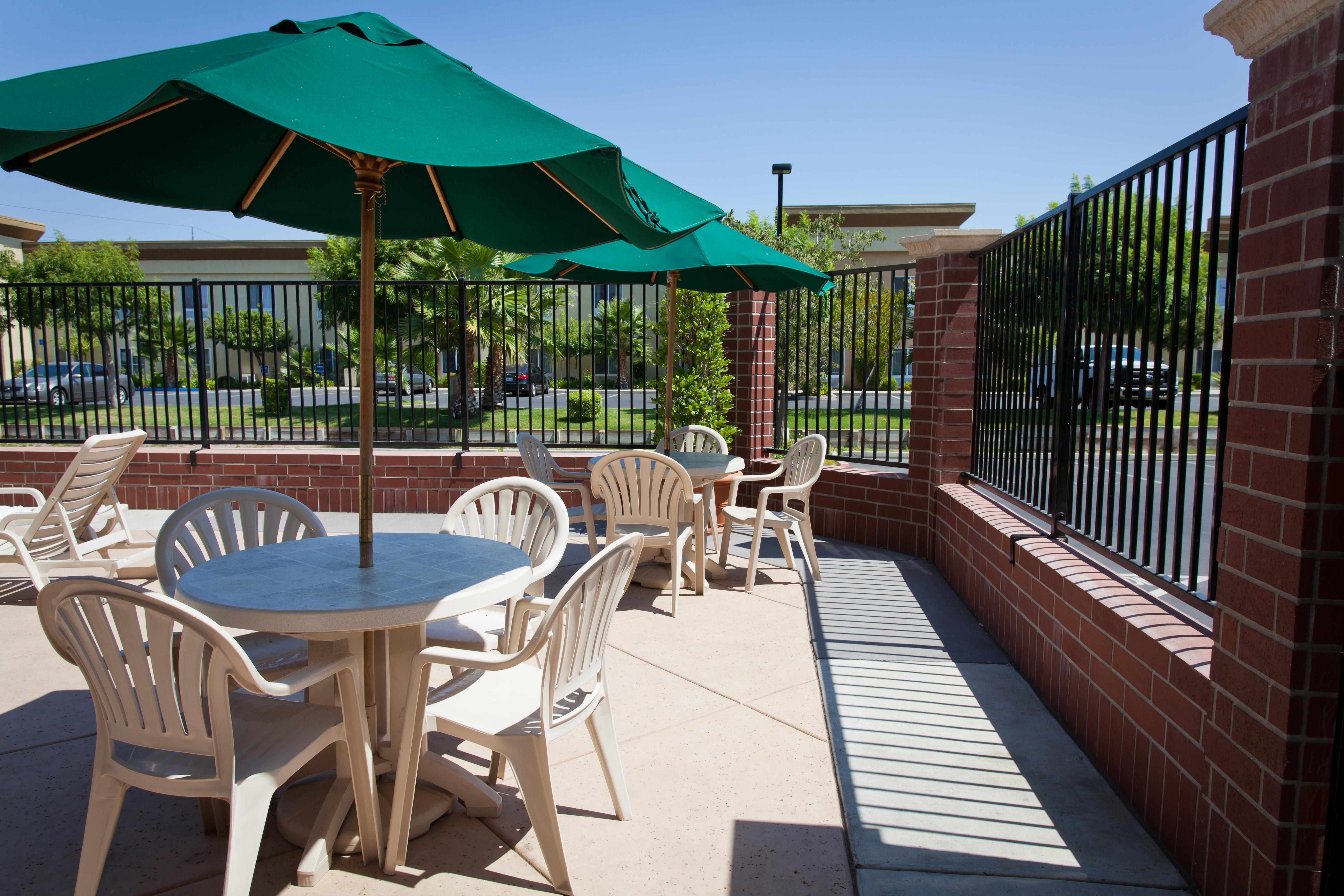 Holiday Inn Express & Suites Sacramento Ne Cal Expo By Ihg Exterior photo