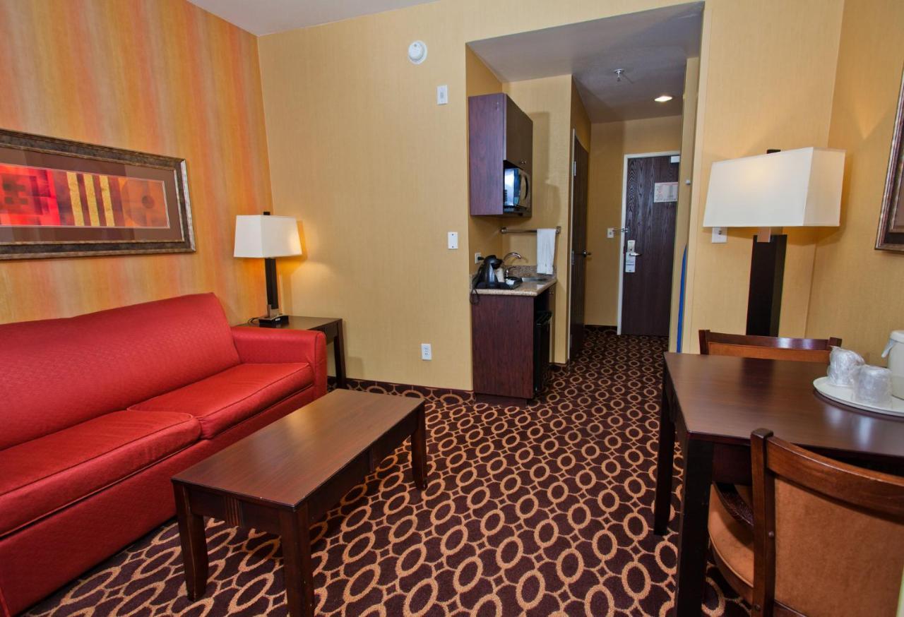 Holiday Inn Express & Suites Sacramento Ne Cal Expo By Ihg Exterior photo