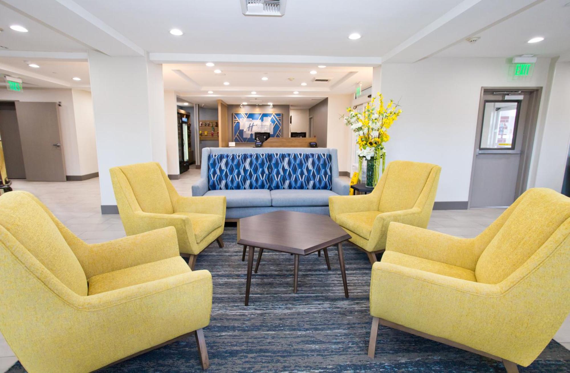 Holiday Inn Express & Suites Sacramento Ne Cal Expo By Ihg Exterior photo
