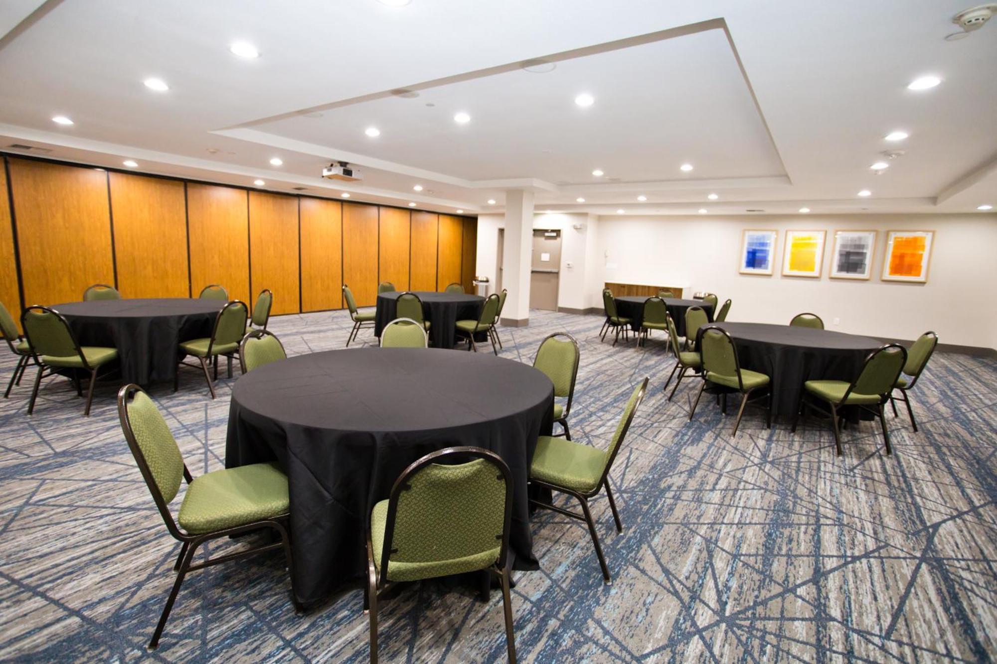 Holiday Inn Express & Suites Sacramento Ne Cal Expo By Ihg Exterior photo